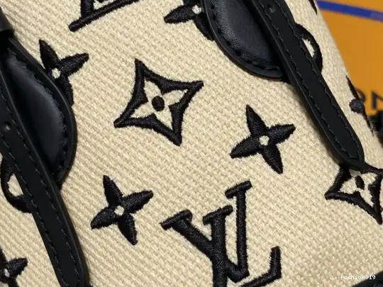 VUITTON LOUIS BUCKET NANO 0417